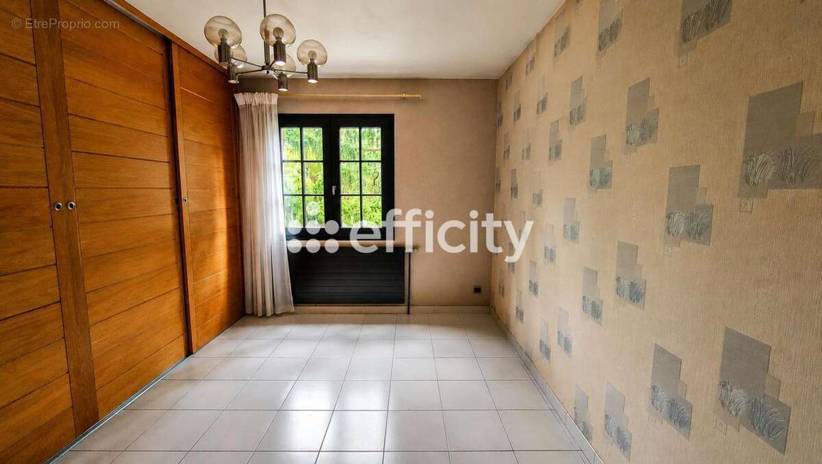 Maison à LYON-8E