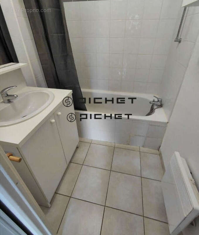 Appartement à BOURG-SAINT-ANDEOL