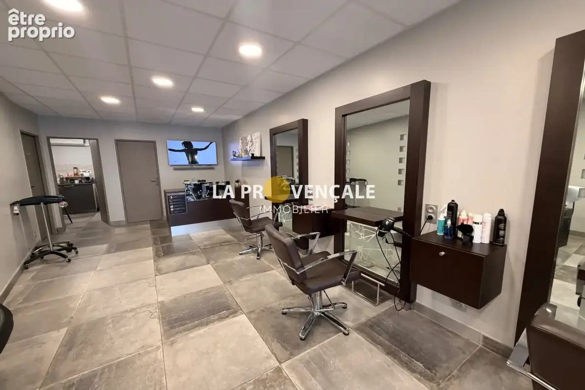 Commerce 70 m² à vendre à Le Tholonet (13100) - photo 5