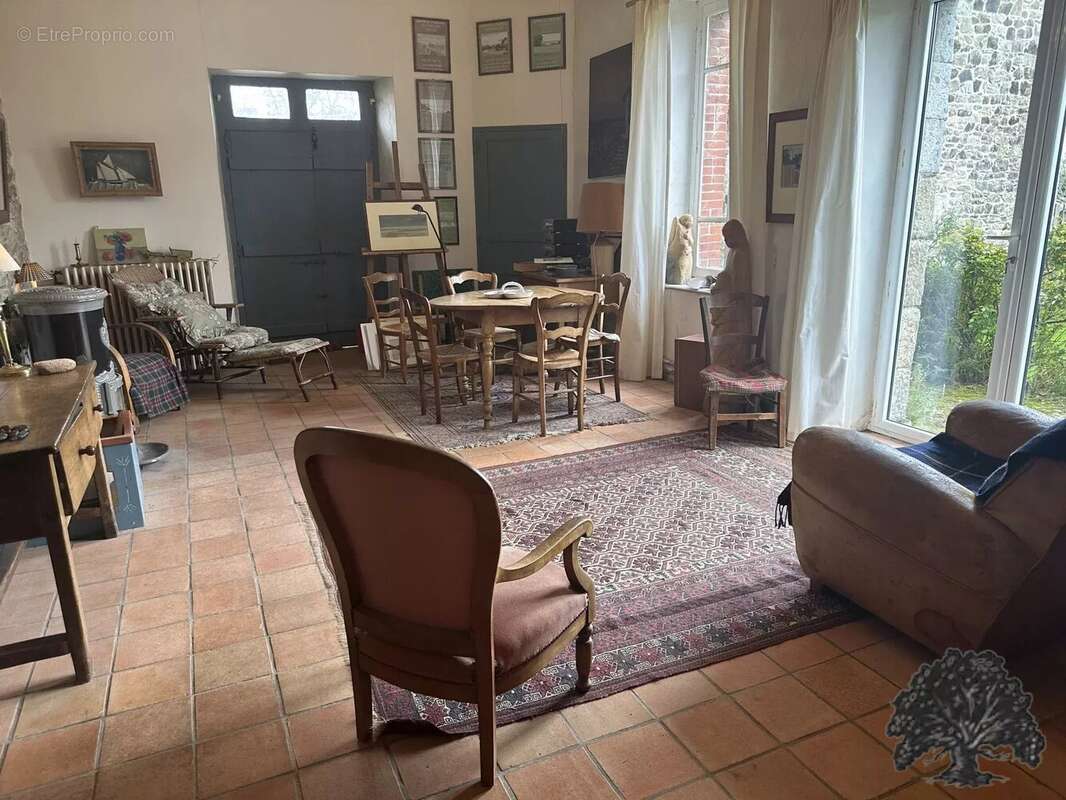 Maison à LE VIVIER-SUR-MER