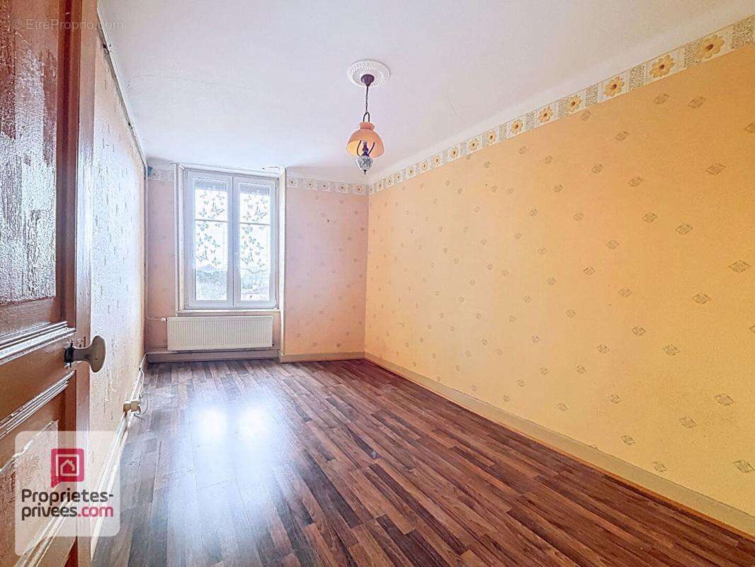 Appartement à VIC-SUR-SEILLE