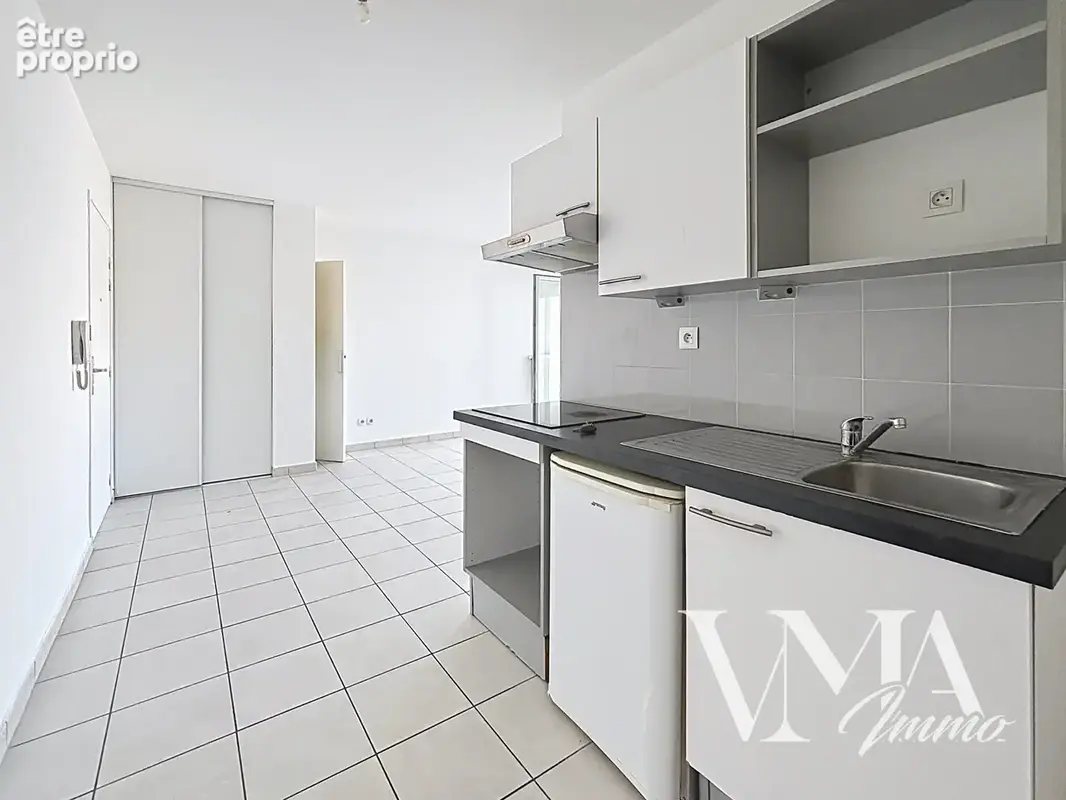 T2 de 39 M2 avec loggia  plus garage box fermé 69200 VENISSIEUX - photo 5