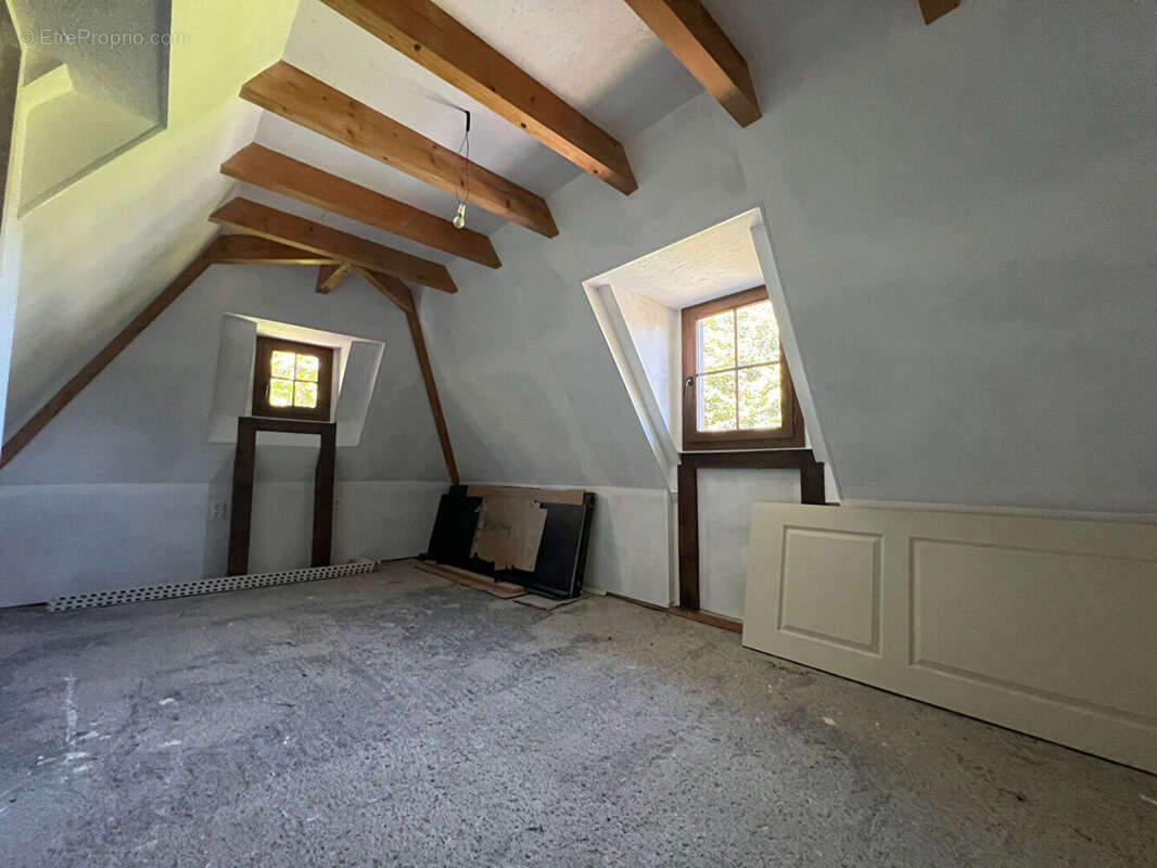 Maison à SAINT-SANTIN-CANTALES