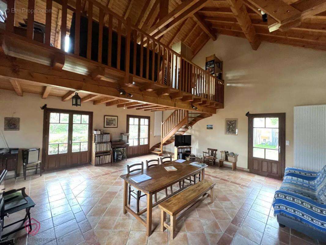 Maison à SOUEIX-ROGALLE