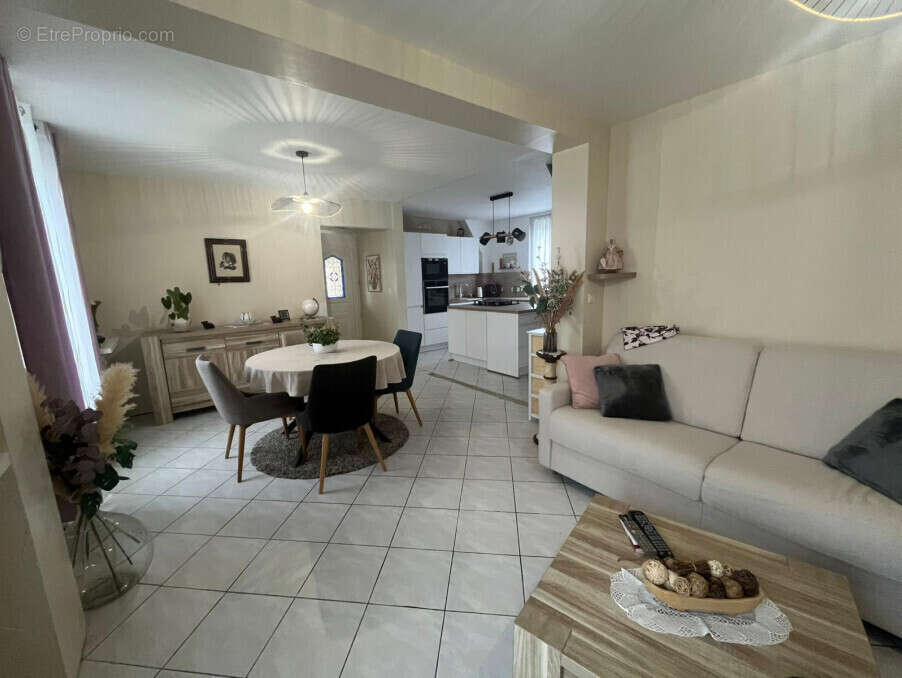 Maison à LAIGNEVILLE