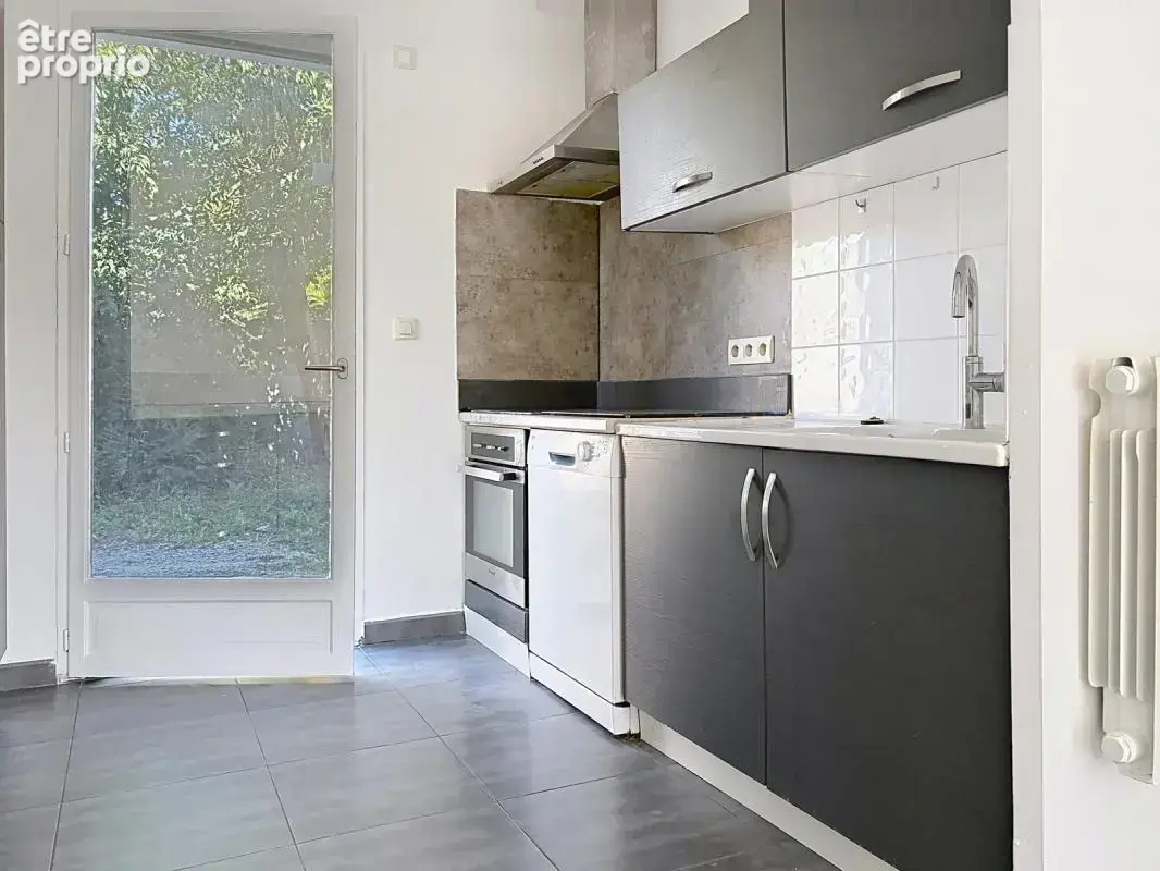 Maison  contemporaine avec terrasse et jardin aux portes de Lyon - photo 8
