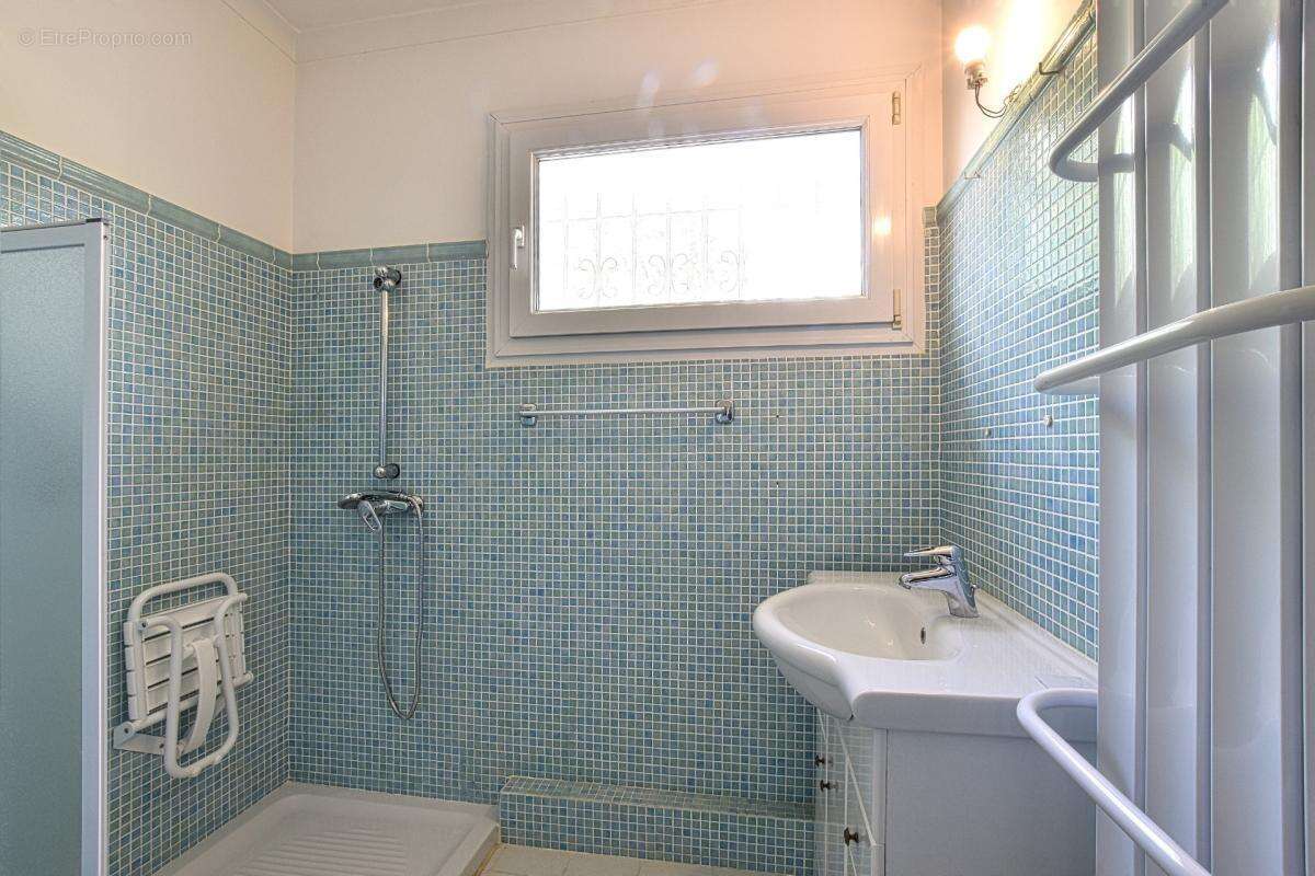 À 5 minutes de Gignac, villa de plain-pied dans un environnement paisible !!! SOUS OFFRE D'ACHAT ACCEPTÉE !!! - photo 15
