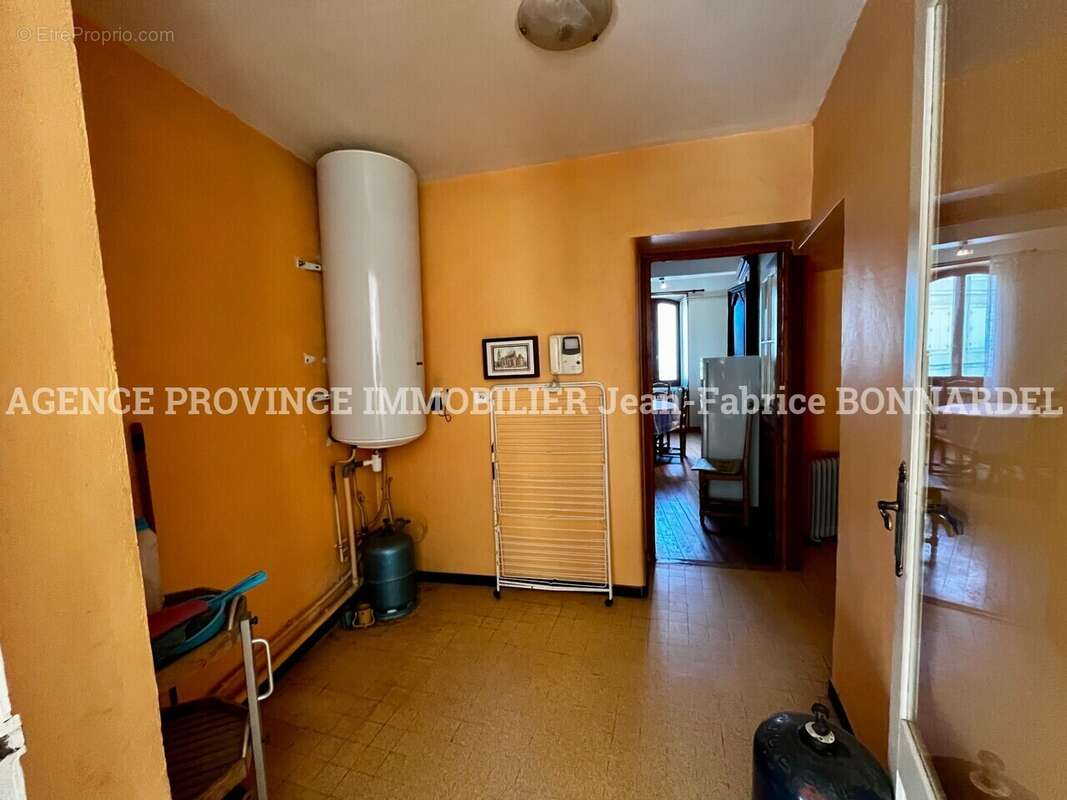 Maison 112 m² à Suze-La-Rousse  - photo 5