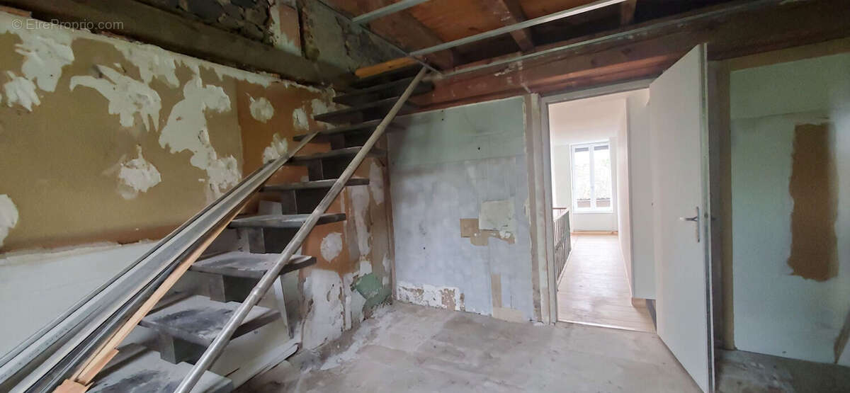 plateau à rénover 120 m² - photo 2