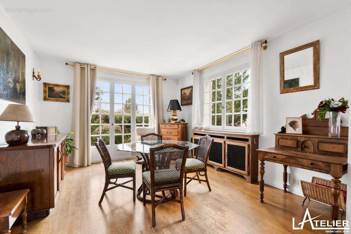 Maison à MAREIL-MARLY