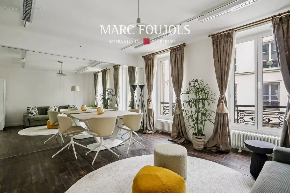 Appartement à PARIS-7E