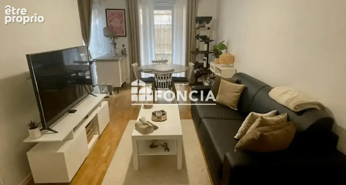 À vendre – f2 en rez-de-chaussée avec terrasse et parking – vendu loué - photo 1
