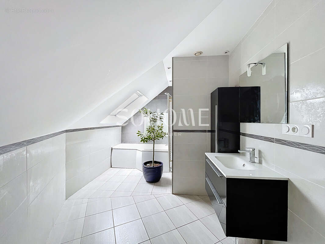 Appartement à BEZANNES