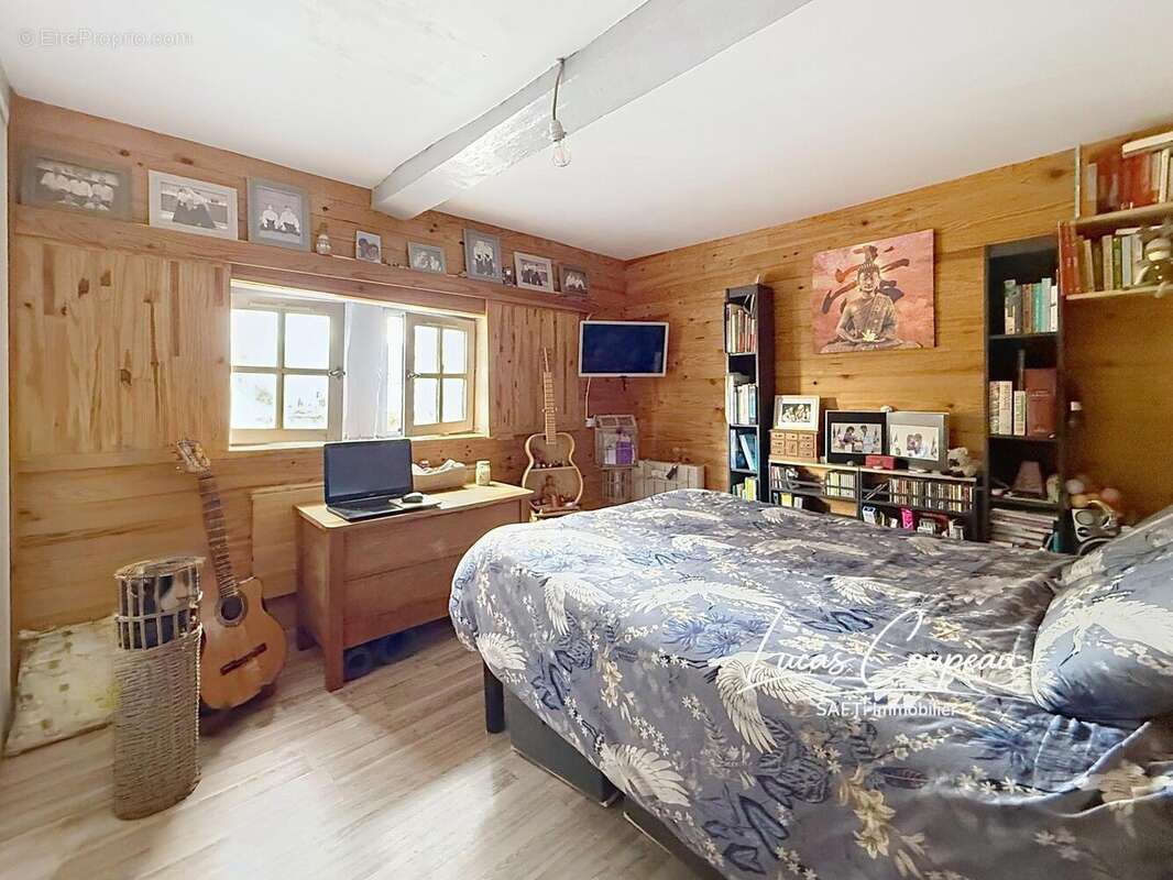 Photo 3
