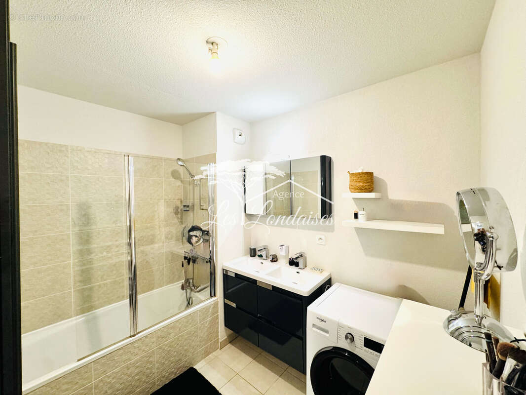 Appartement à LA LONDE-LES-MAURES