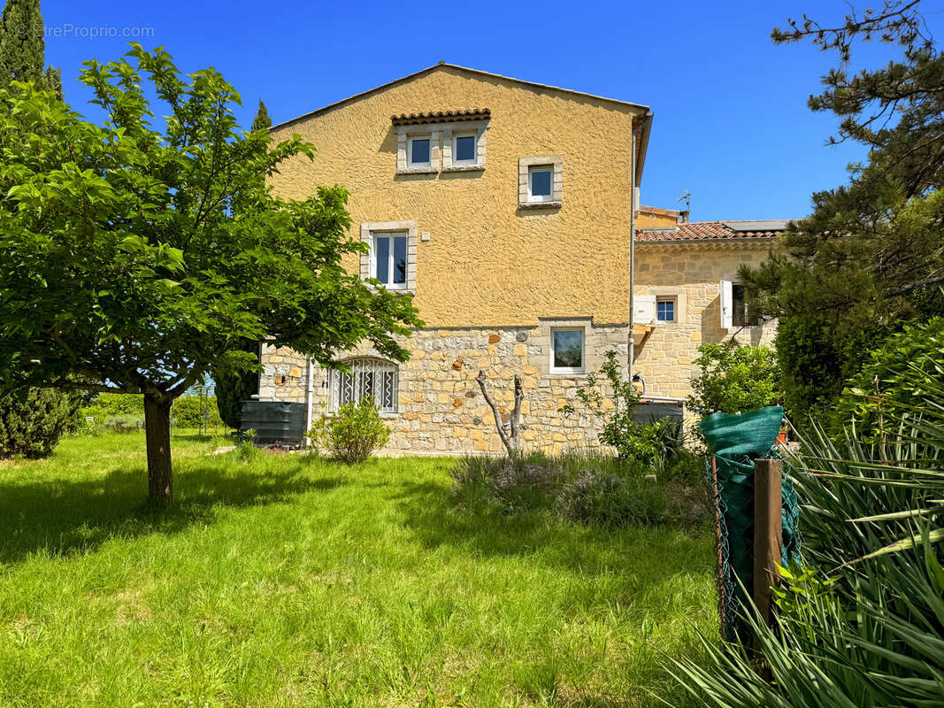 Maison à VILLENEUVE-DE-BERG