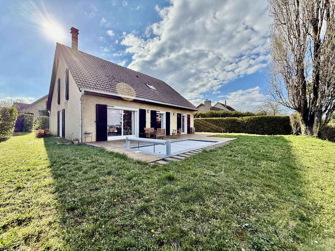 Maison à VILLEFONTAINE