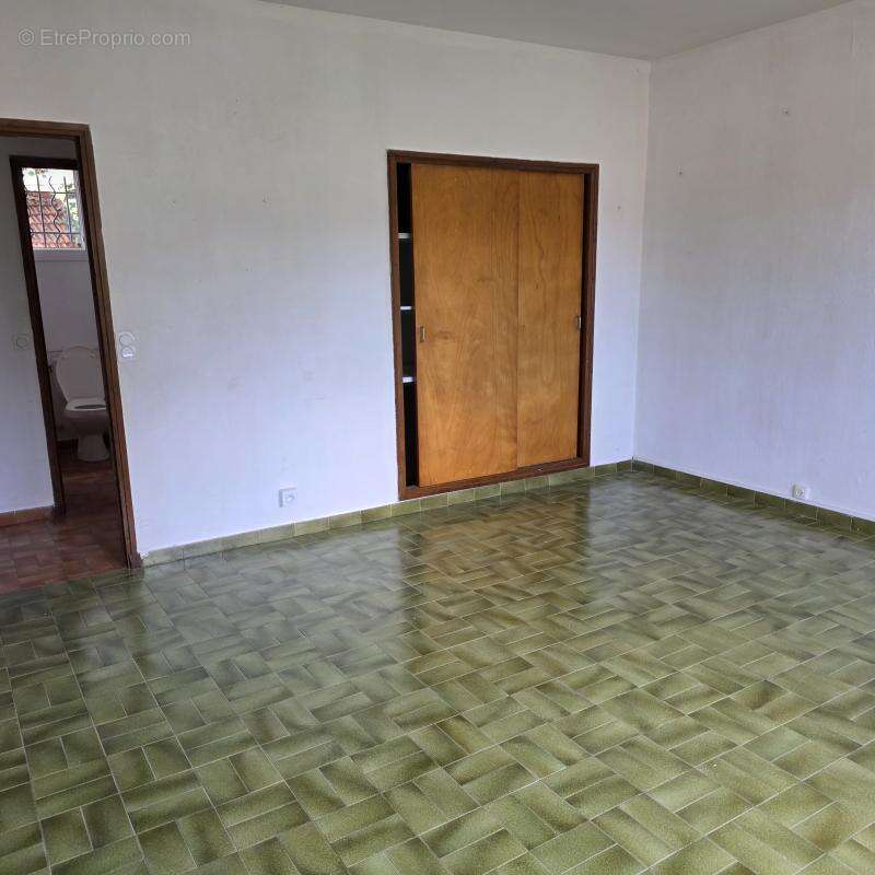 Spacieuse maison avec un joli terrain - photo 16