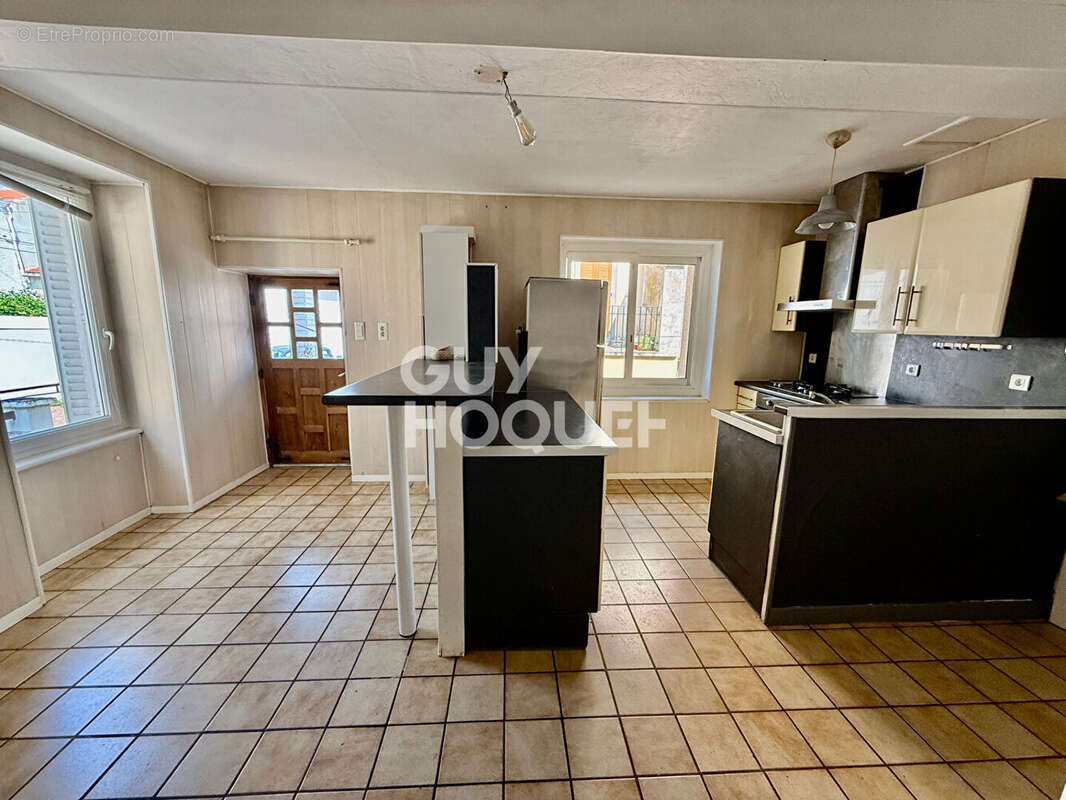 CEBAZAT - Maison de bourg 92 m2, terrasse et garage - photo 4