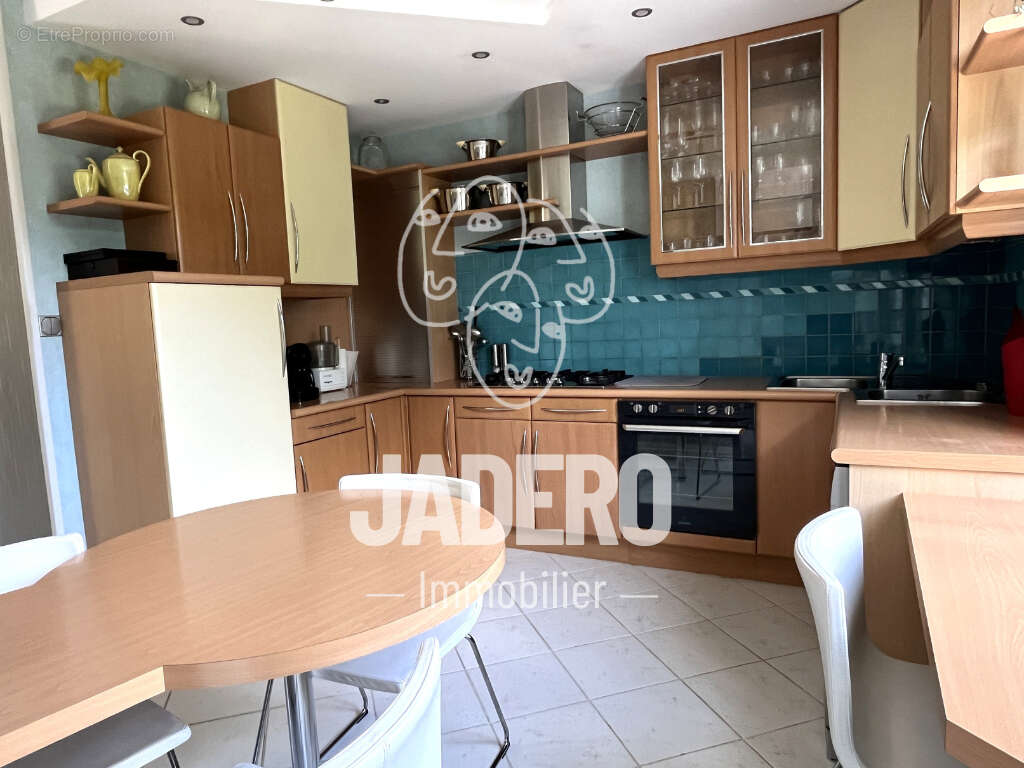 Maison à LE MESNIL-ESNARD