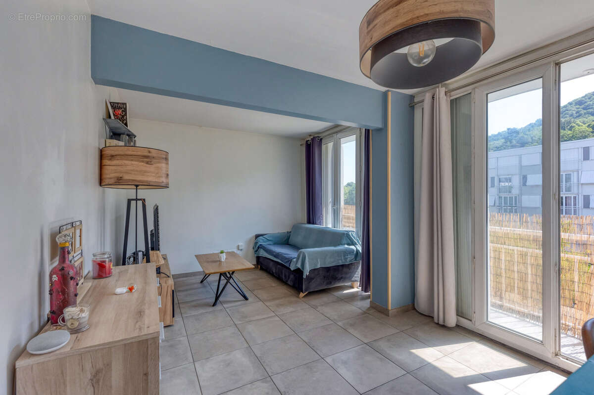 Appartement à SAINT-MARTIN-D&#039;HERES