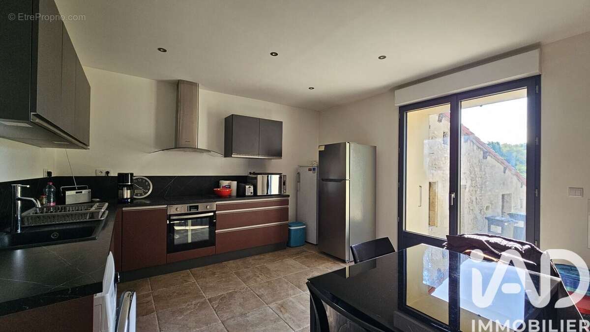 Maison 145 m² à Saint-Macoux  - photo 5
