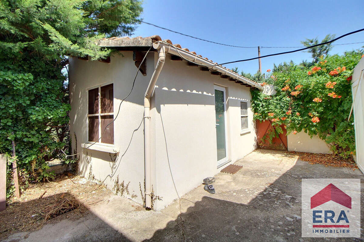 Maison à UCHAUX