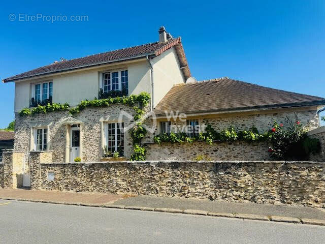 Maison à ORPHIN
