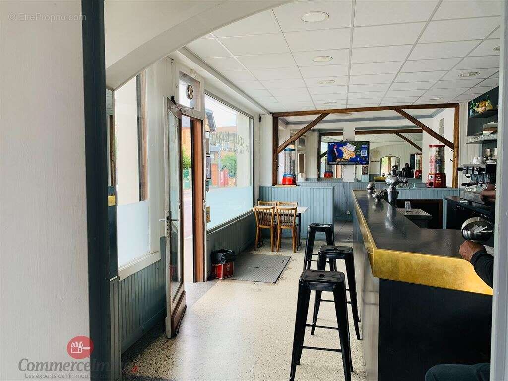 Commerce à SARTROUVILLE