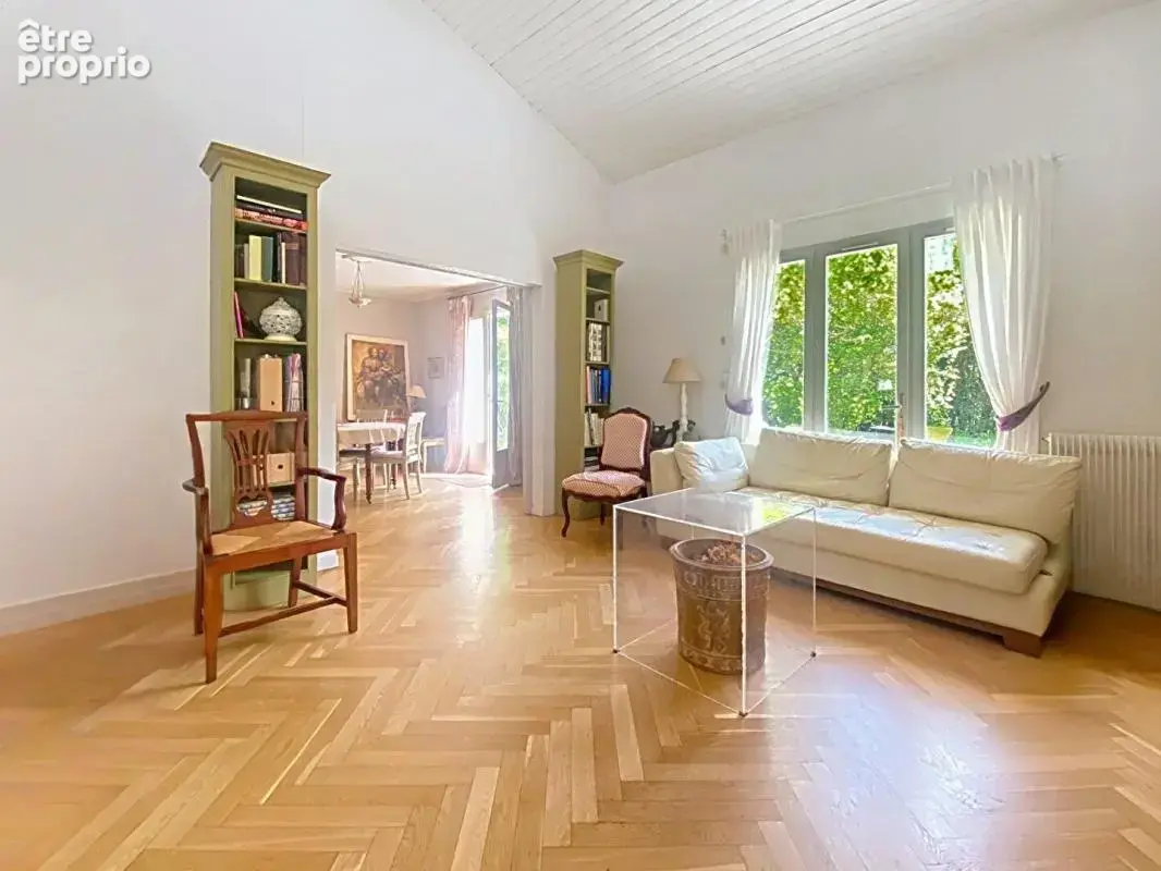 Belle maison de 4 ch sur magnifique jardin dans un quartier résidentiel d'Eysines, intra rocade 210 m2 - photo 4