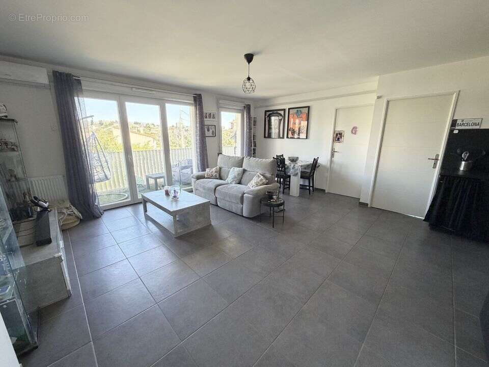 Appartement T3 a vendre - terrase - garage - parking - PMR -