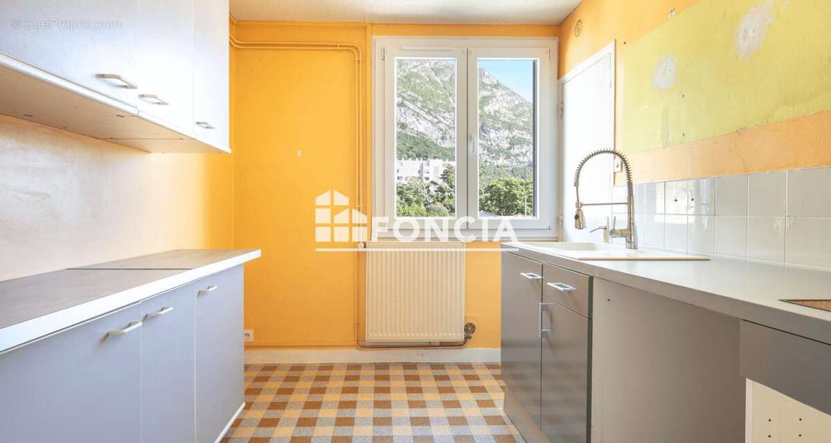 Appartement à SAINT-EGREVE