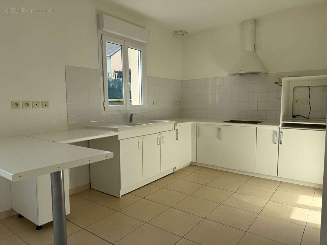 Maison à CINQ-MARS-LA-PILE