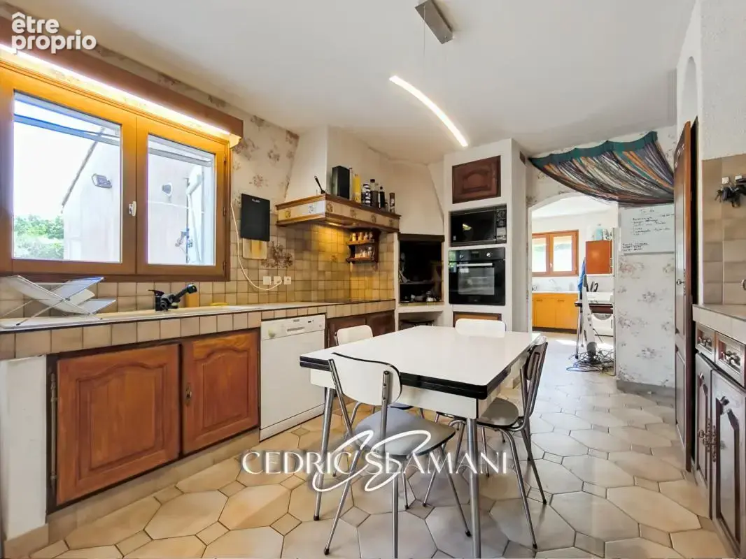 Exclusivitee maison 170 m2, 4 chambres, 1 cuisine, 1 double sejour, 1 buandrie, 2 wc, 1 garage, terrasse, jardin - photo 5