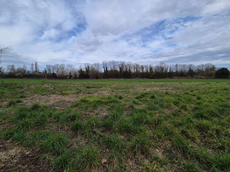 Terrain à FRONTENAY-ROHAN-ROHAN