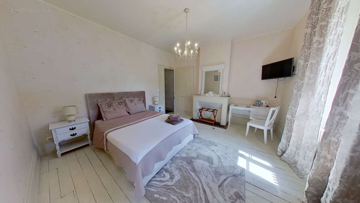 Maison à GONDRECOURT-LE-CHATEAU