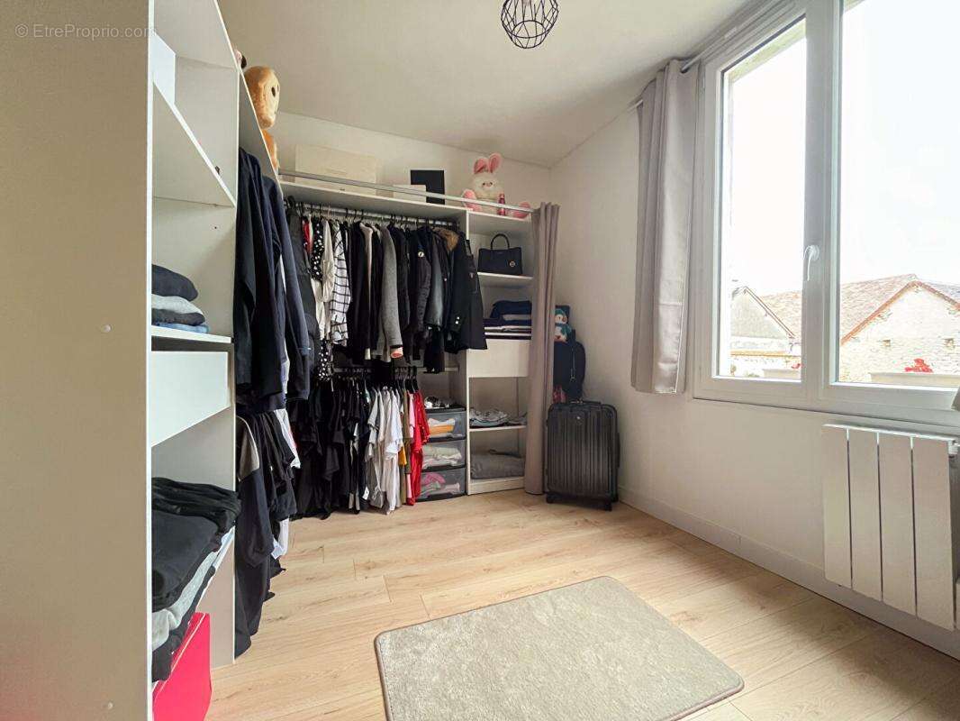 Maison à NOUANS-LES-FONTAINES