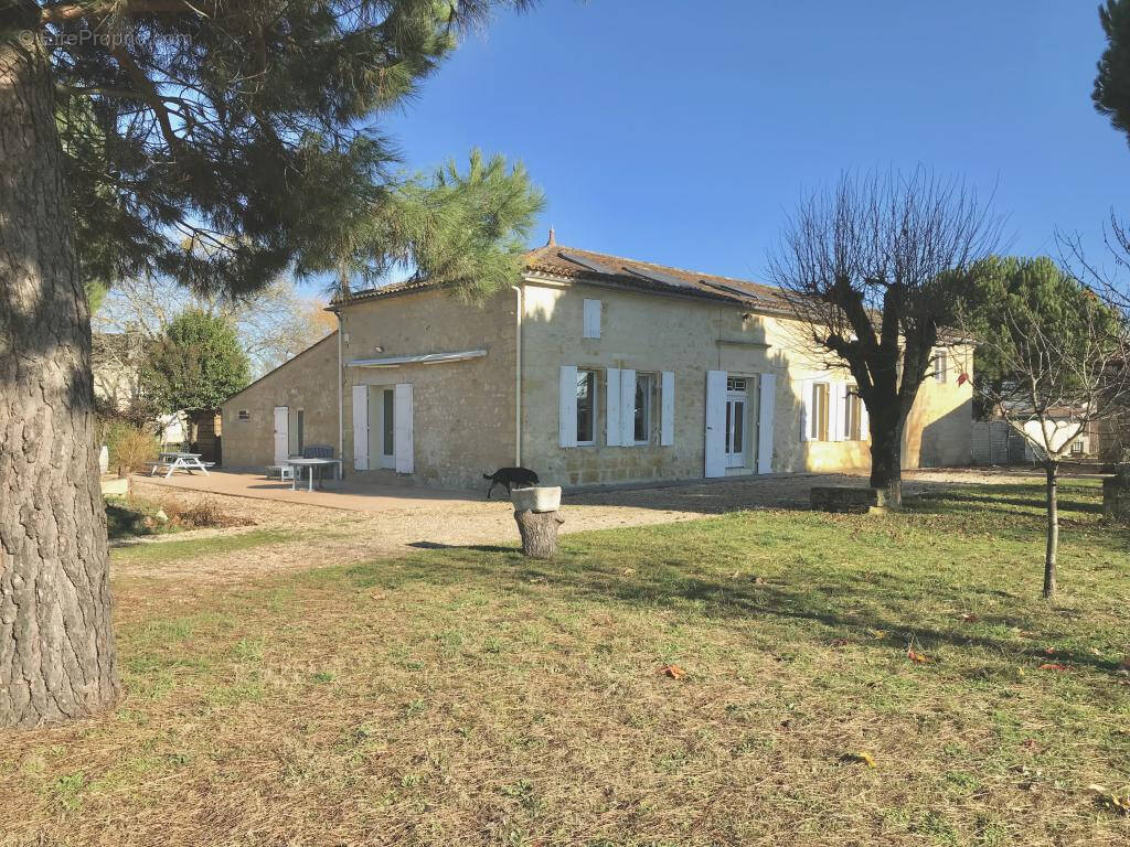 Maison à SAINT-EMILION