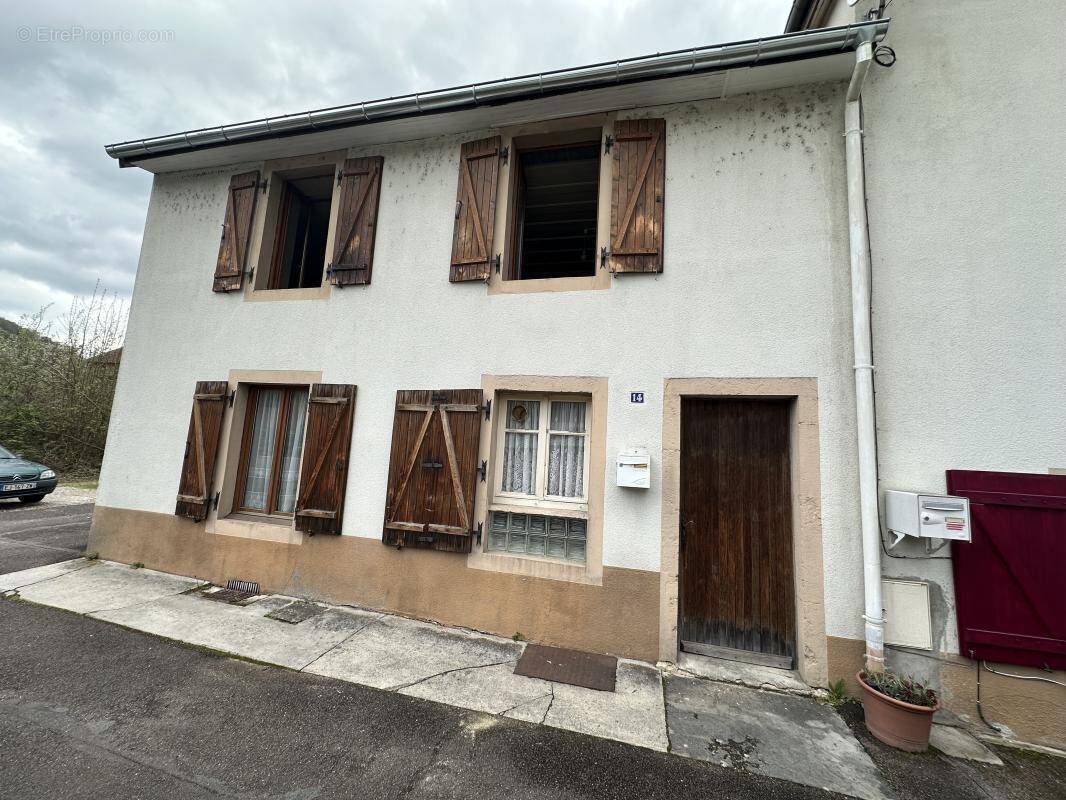 Maison à PONT-DE-ROIDE