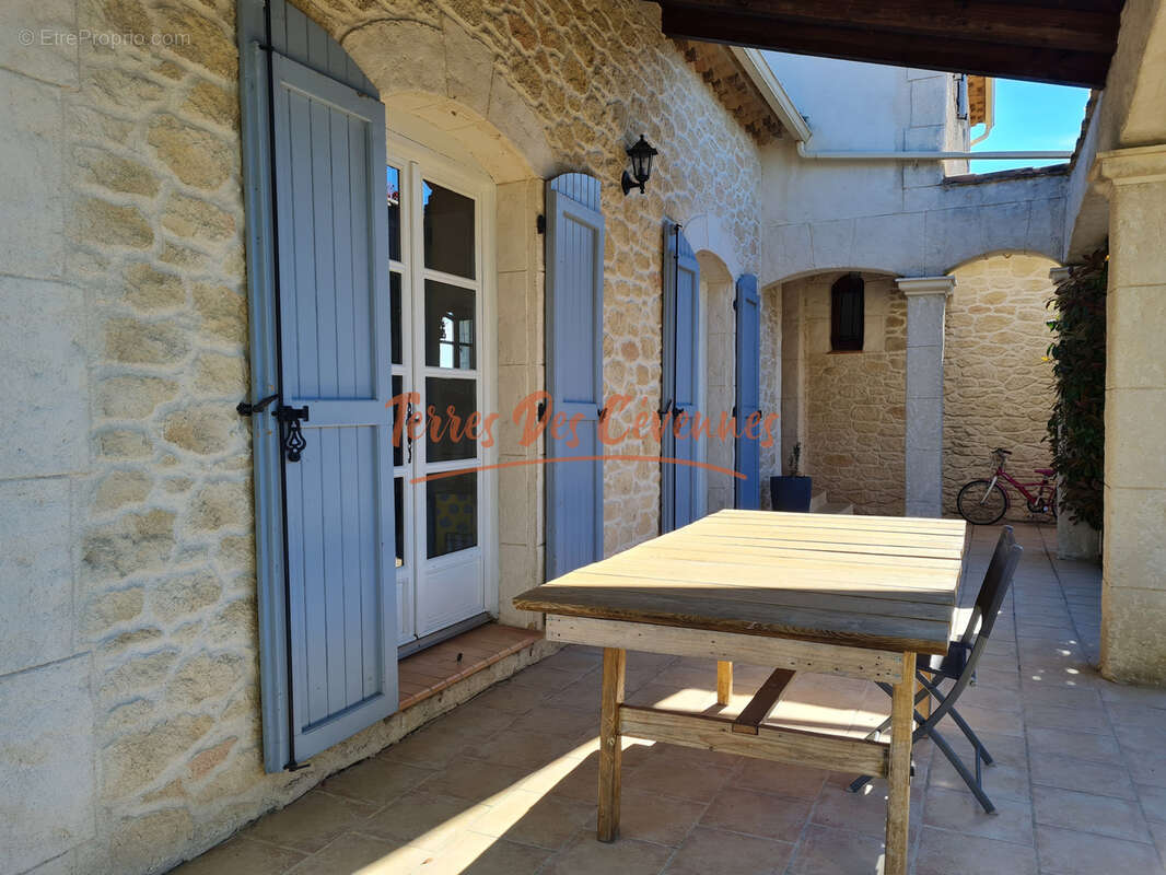 Maison à LEDIGNAN