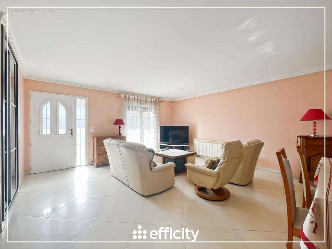 Maison à ROISSY-EN-BRIE