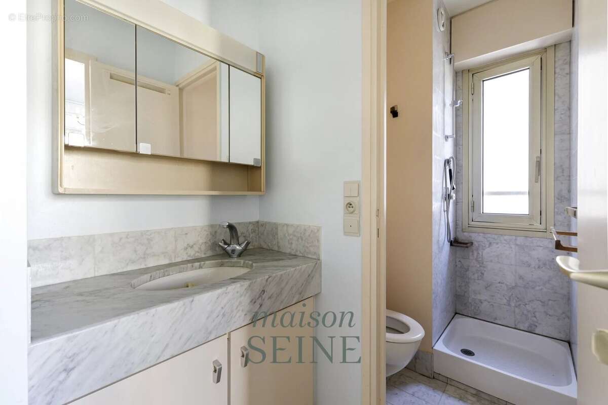 Appartement à NEUILLY-SUR-SEINE