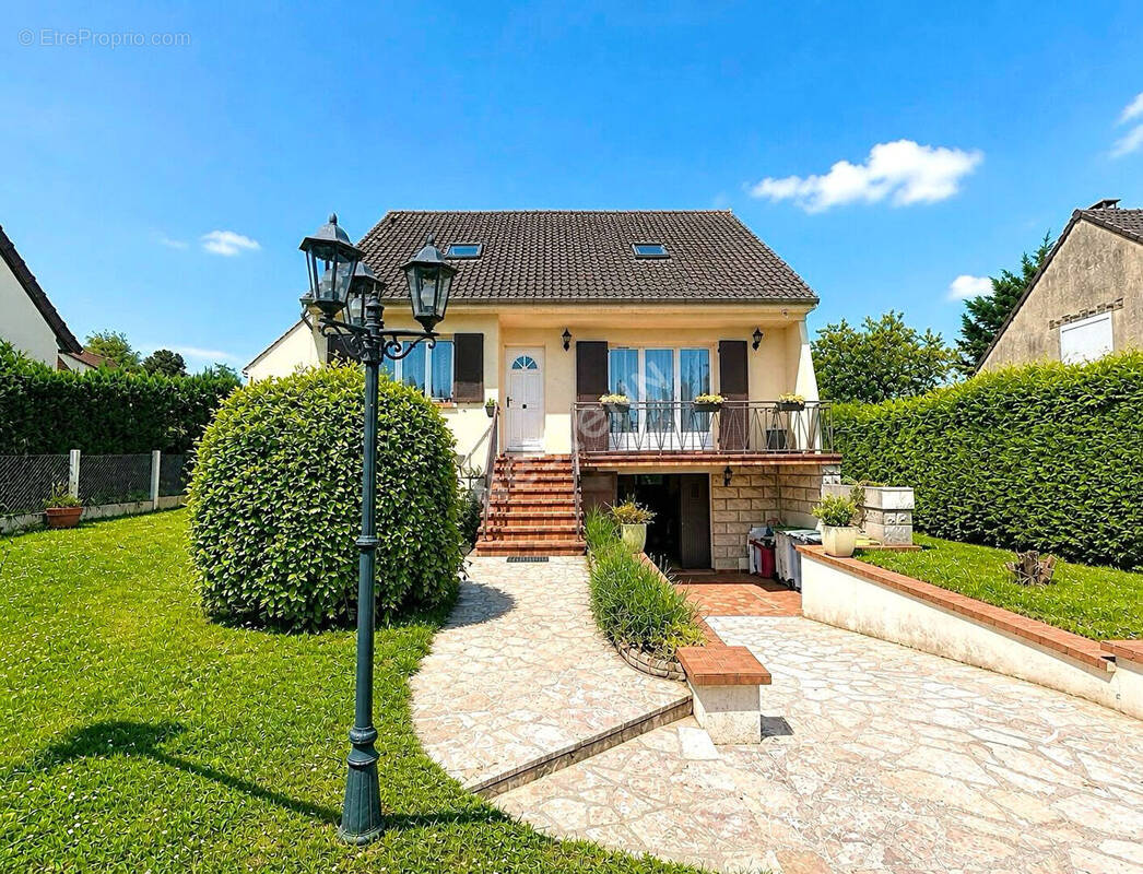 Maison à MAREIL-EN-FRANCE