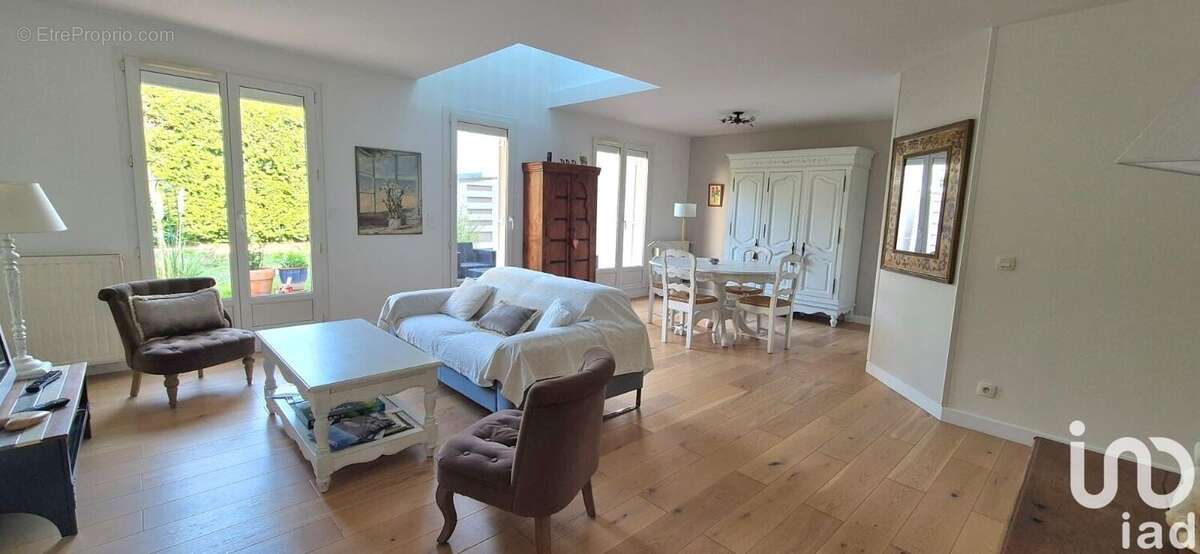 Photo 2 - Maison à LE COUDRAY-MONTCEAUX