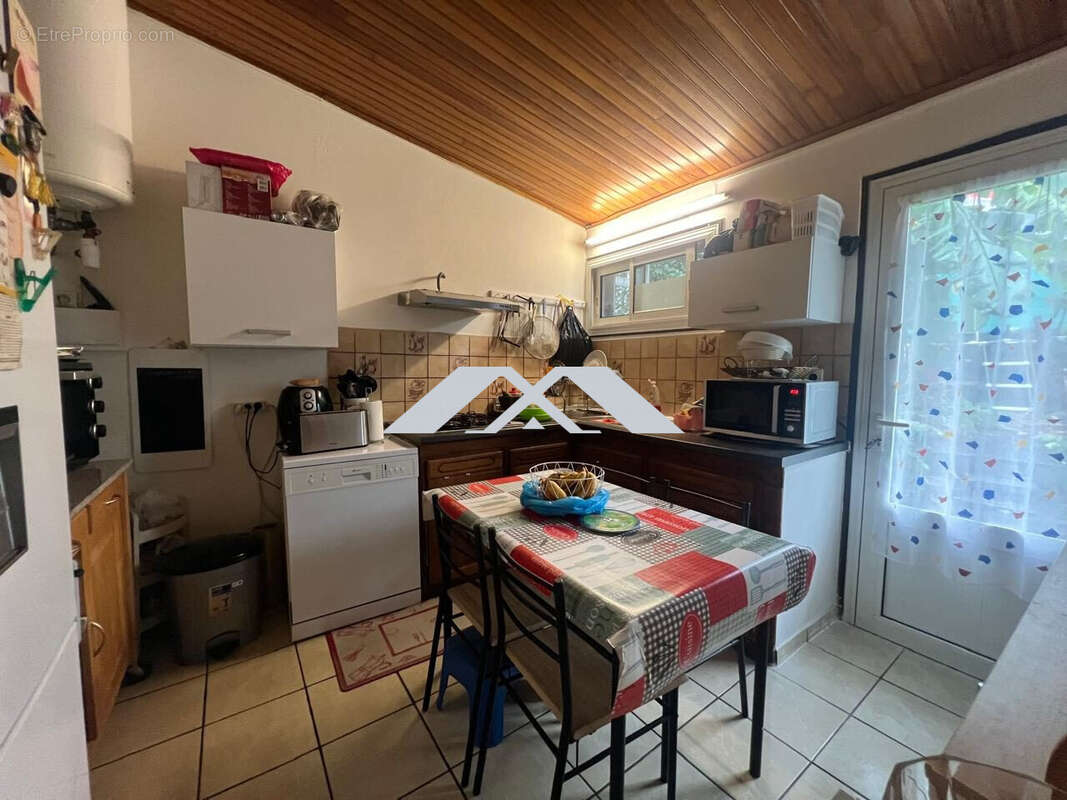 Maison 64 m² à Saint-Joseph  - photo 4