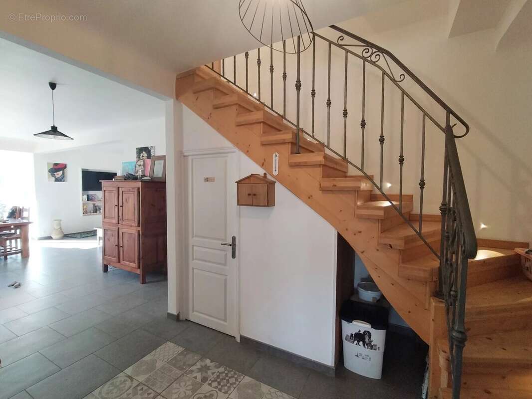Appartement à TOURRETTES-SUR-LOUP