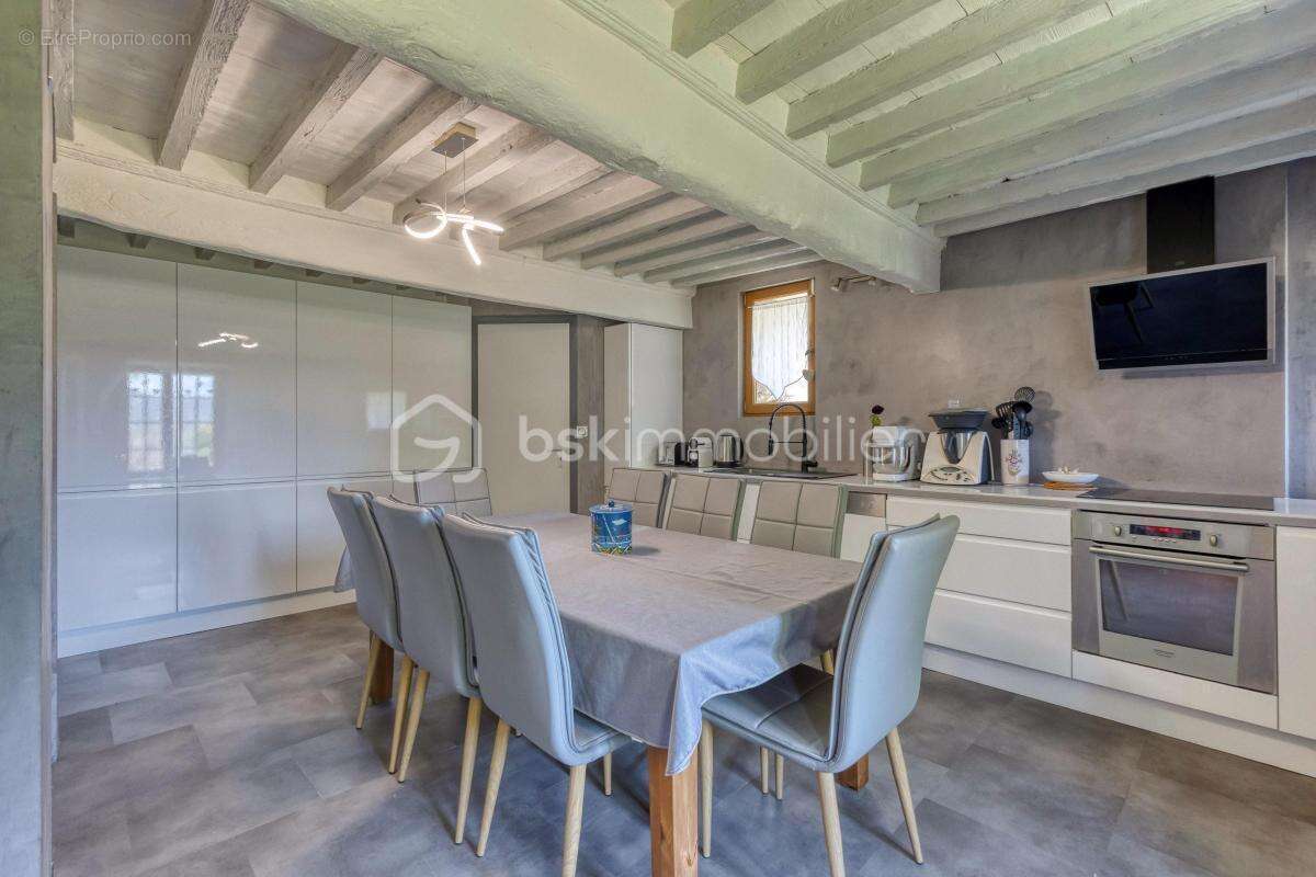 Maison à LA SALLE-EN-BEAUMONT