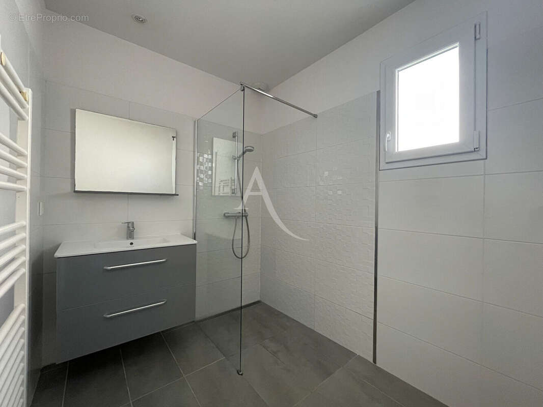 Maison à LE BERNARD