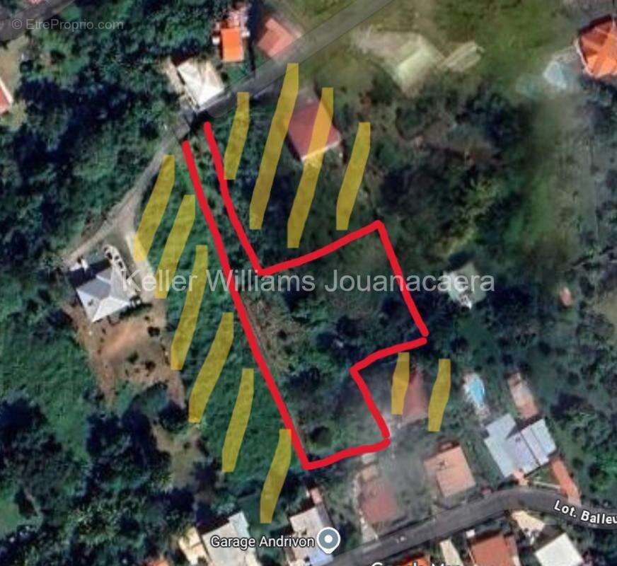 Terrain à SAINT-JOSEPH