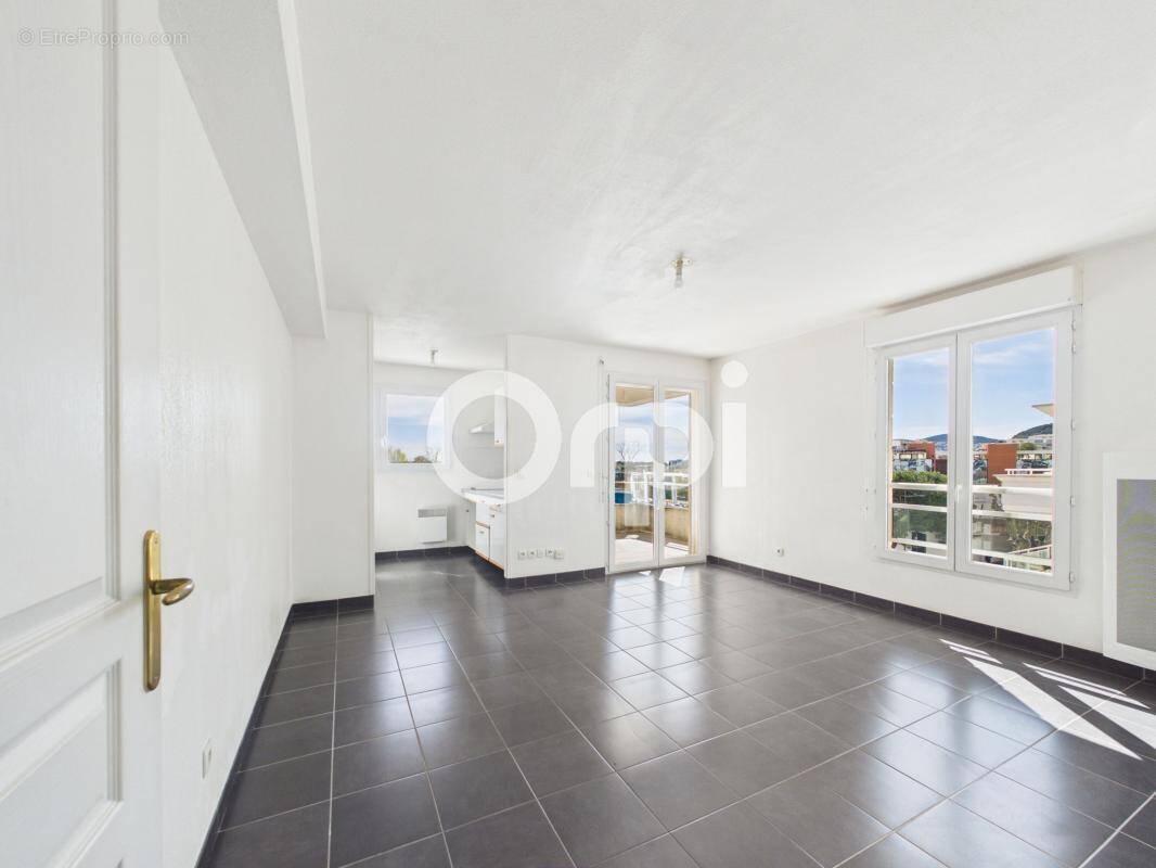 Appartement à MANDELIEU-LA-NAPOULE